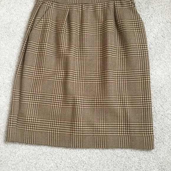 Women's Skirt - Picture 3 of 3